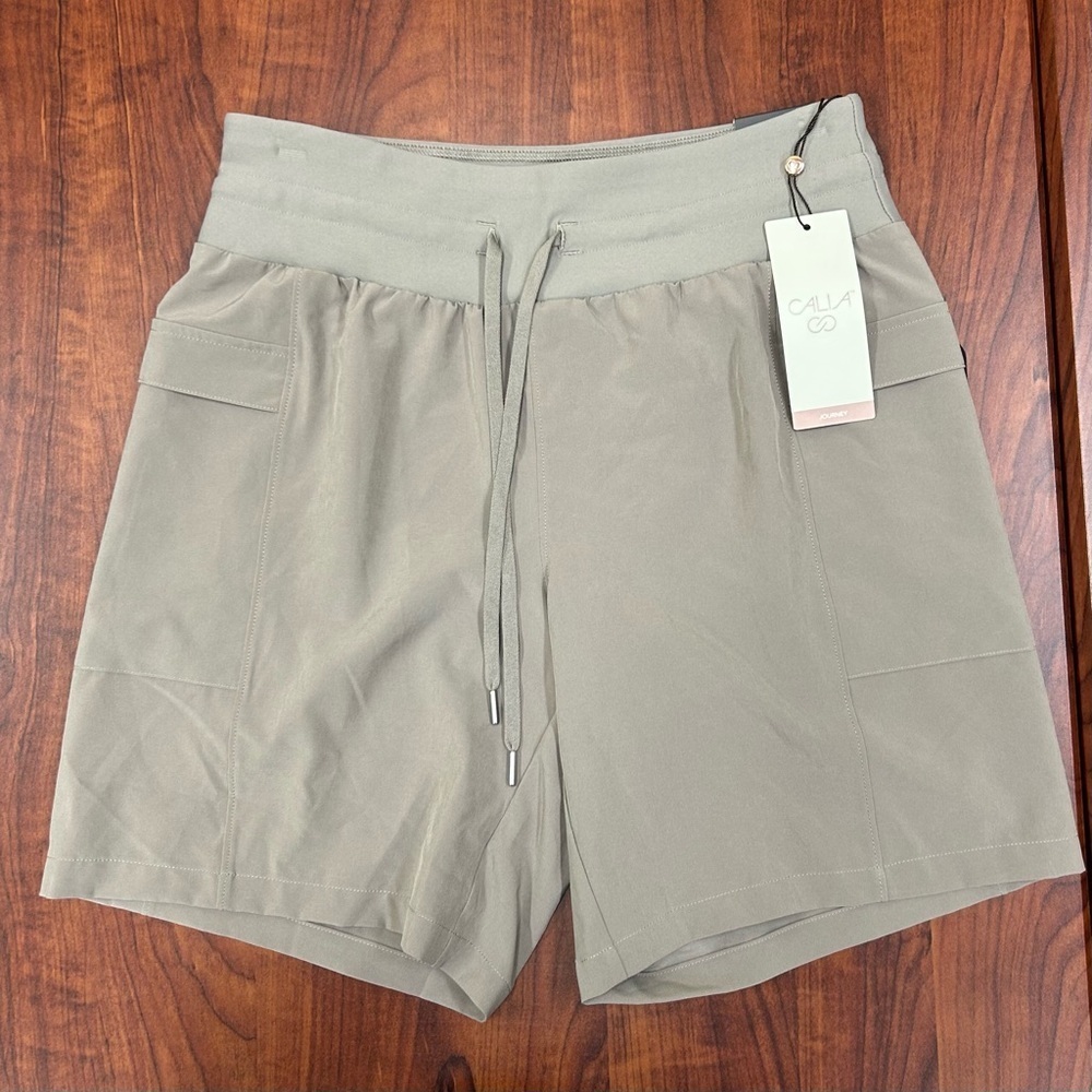 NEW CALIA by Carrie Underwood Women's 7” Mid Rise Bermuda Shorts Dark Grey
